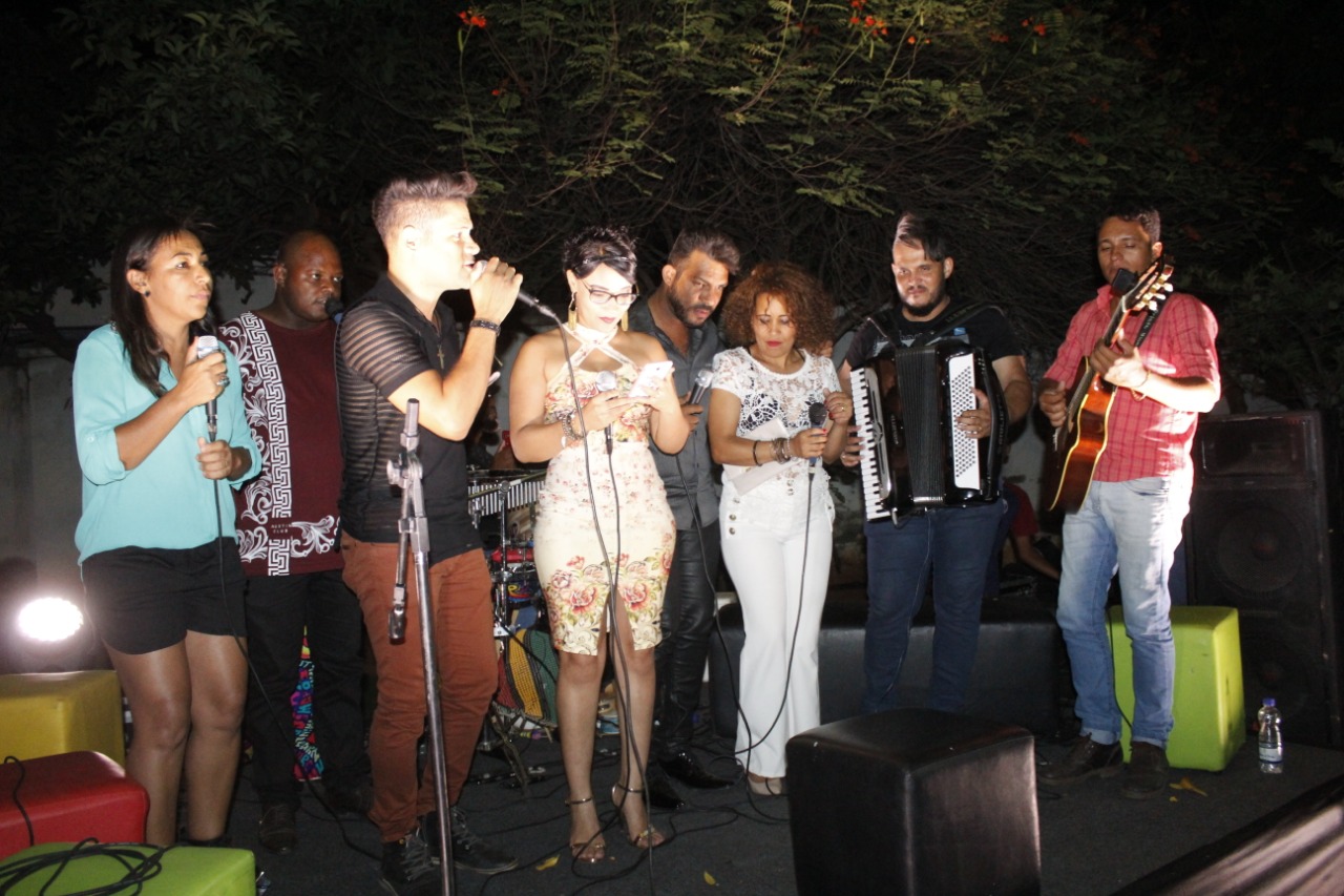 Noite cultural marca Dia do Músico em Guanambi