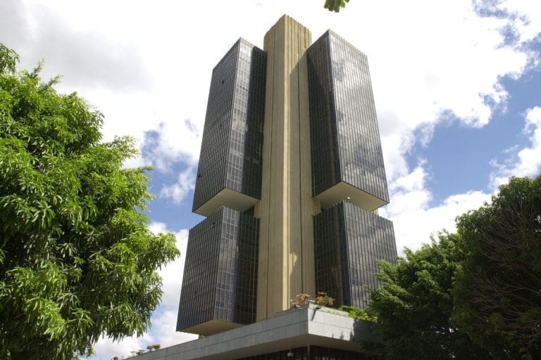 Contas externas registram déficit de US$ 1,1 bilhão em fevereiro