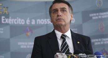 Bolsonaro participa de cerimônia de transmissão de cargo no Planalto