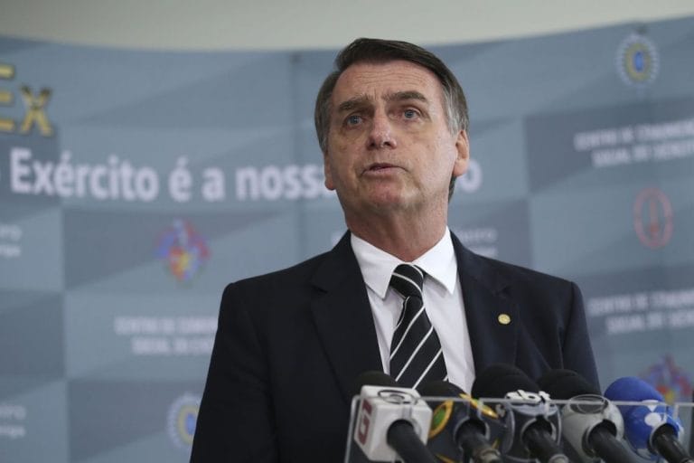 Bolsonaro estuda aumentar validade da CNH de 5 para 10 anos