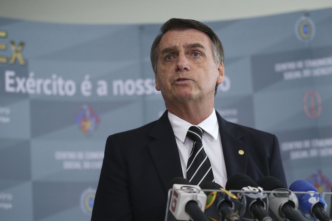 Bolsonaro participa de cerimônia de transmissão de cargo no Planalto