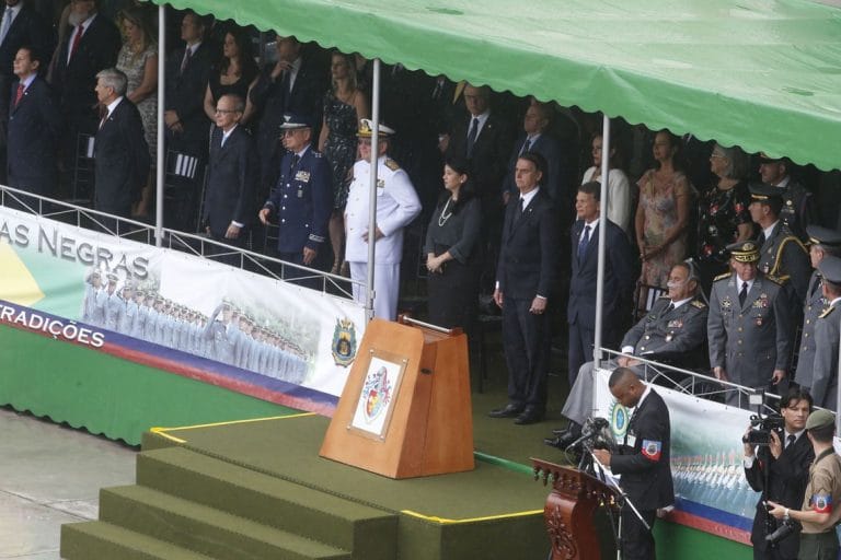 Bolsonaro critica forma como europeus defendem meio ambiente e índios