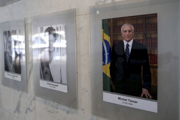 Galeria de presidentes da República é atualizada com foto de Temer
