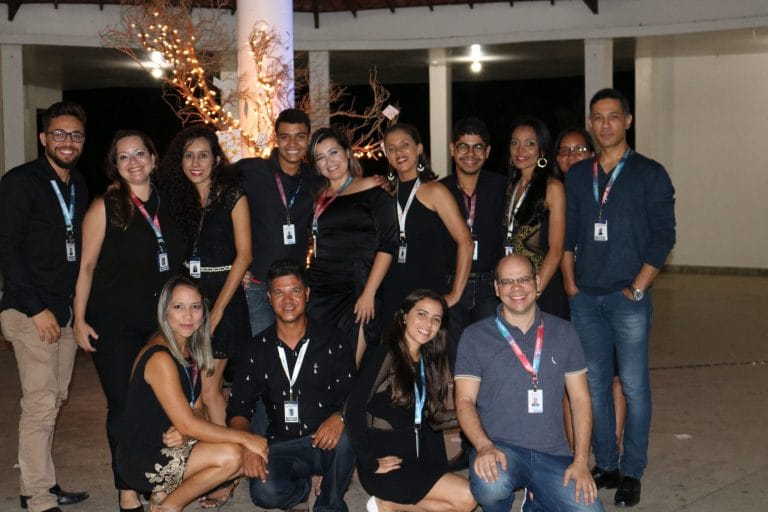 Escola de idiomas realiza atividade no Dia de Ação de Graças em Guanambi