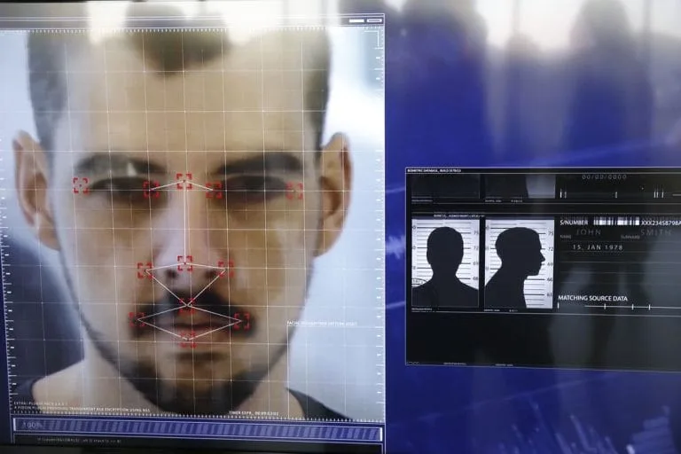 Rio começa a implantar busca de criminosos por reconhecimento facial
