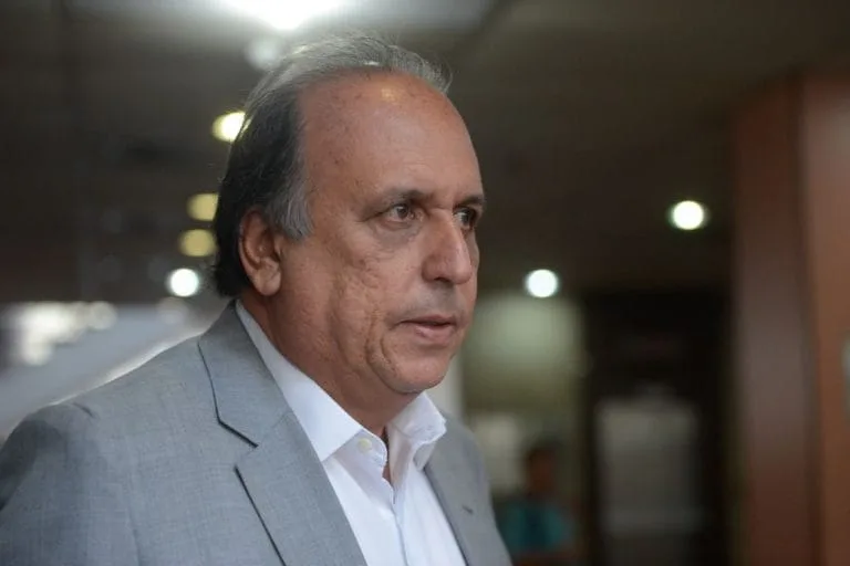 MPRJ pede bloqueio de R$ 57 milhões de Pezão por improbidade