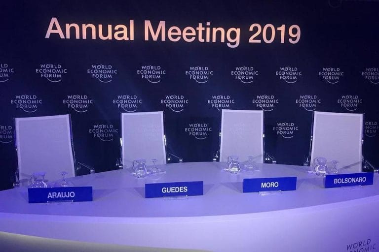 Bolsonaro cancela entrevista em Davos e culpa comportamento da imprensa