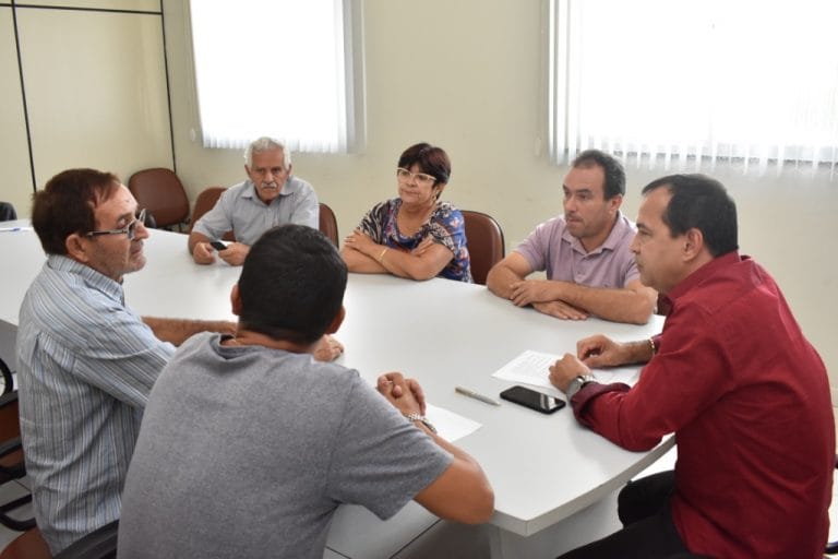 Prefeito em exercício determina mutirão de limpeza em praças, avenidas e anel rodoviário de Guanambi