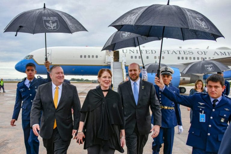 Com Pompeo, Bolsonaro deve conversar sobre relações com os EUA