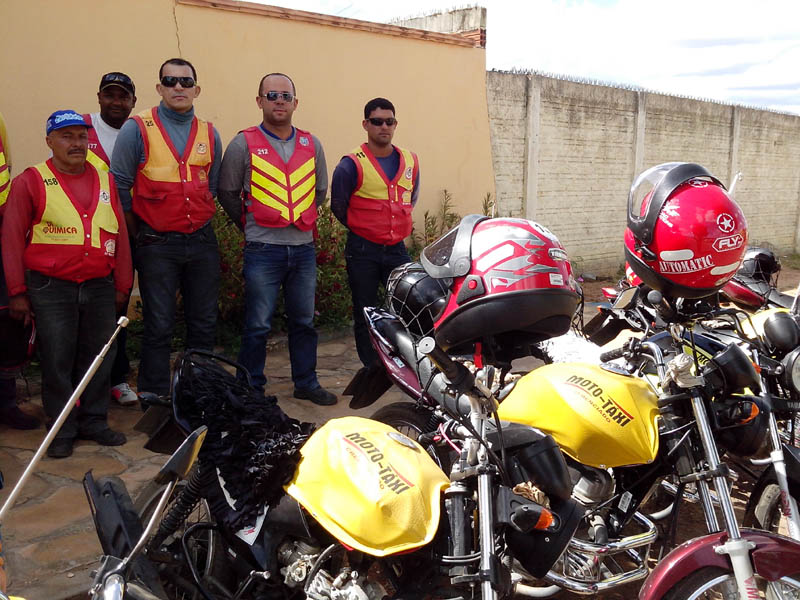 Superintendência de Trânsito passa a exigir curso especializado para mototaxistas e motofretistas de Guanambi