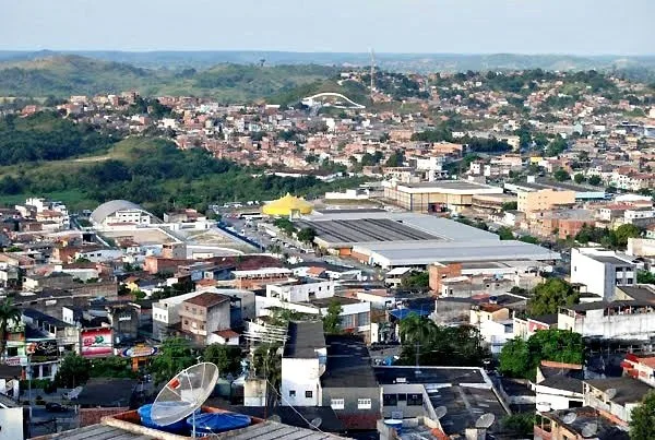 Concurso da prefeitura de Candeias oferece 189 vagas para atuar em hospital municipal; salários chegam a R$ 13 mil