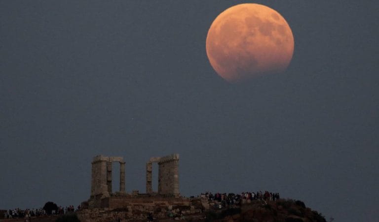 Eclipse lunar acontece nessa madrugada
