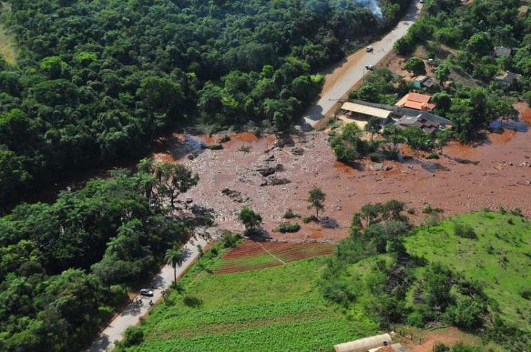 Juiz bloqueia R$ 1 bilhão da Vale por rompimento de barragem em Brumadinho