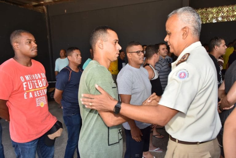Policiais baianos que atuaram no Ceará regressam ao Estado