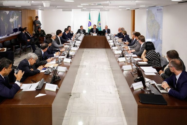 Bolsonaro já está reunido com os 22 ministros no Palácio do Planalto