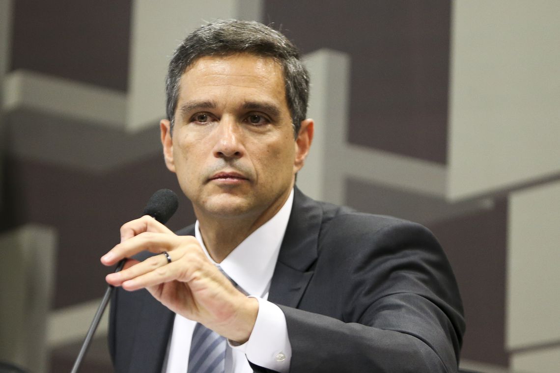 Campos Neto toma posse como presidente do Banco Central