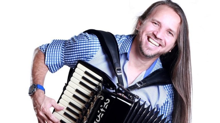 Show de Dorgival Dantas em Guanambi teve mudança de horário