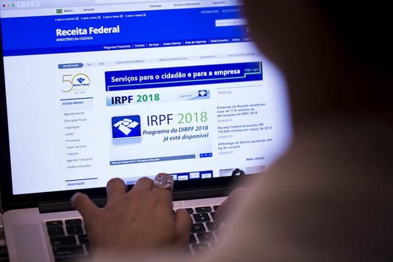 Governo prorroga prazo de entrega da declaração do IR por dois meses