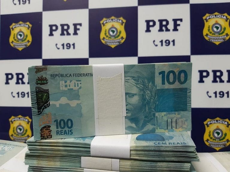 passageiro de ônibus em Jequié Notas Falsas