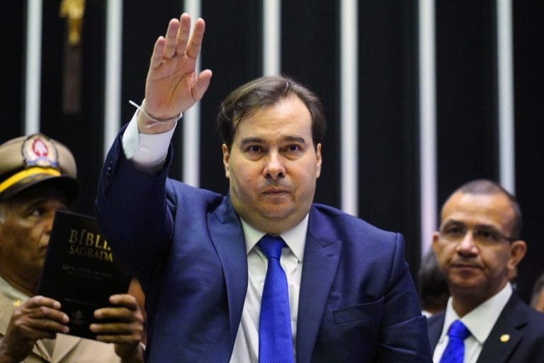 Maia defende que BPC fique fora da reforma da Previdência