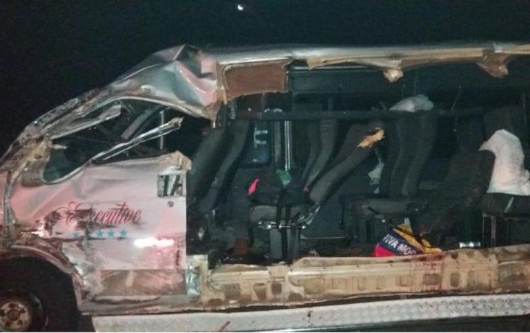 Acidente com Van que saiu da Bahia deixa cinco mortos em Minas