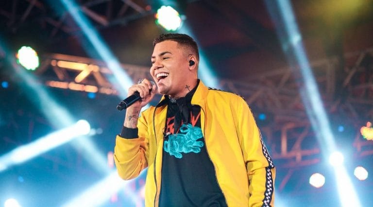Felipe Araújo comenta sucesso da música ‘Atrasadinha’ e conta planos para 2019