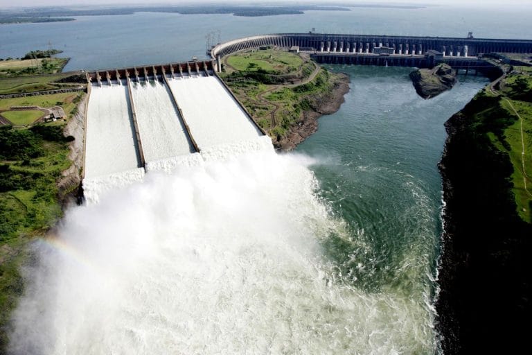 Ex-ministro da Defesa Silva e Luna é nomeado diretor de Itaipu