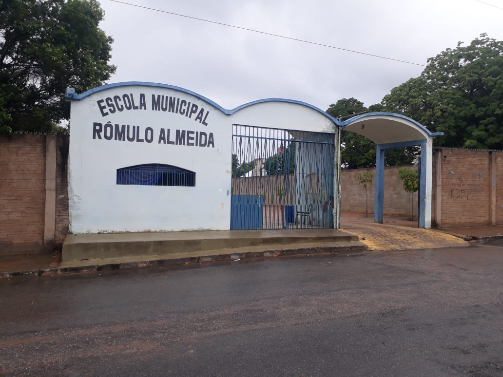 Professores denunciam estado precário da Escola Rômulo Almeida