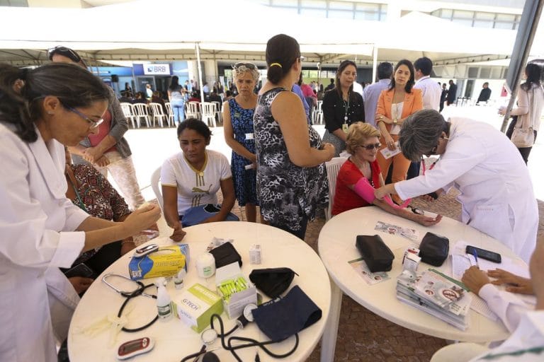 Cai número de mortes por AVC entre mulheres de 30 e 69 anos no país