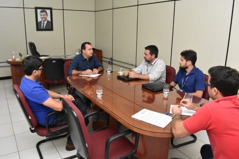 Secretaria de Indústria e Comércio discute parcerias com o Senai
