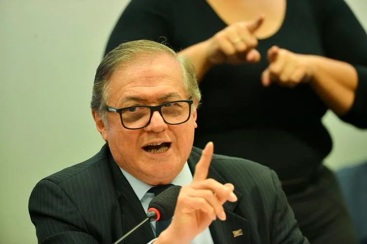 bolsonaro-demite-ministro-da-educacao