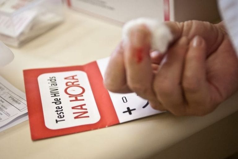 Homem do Reino Unido é o segundo curado de HIV no mundo