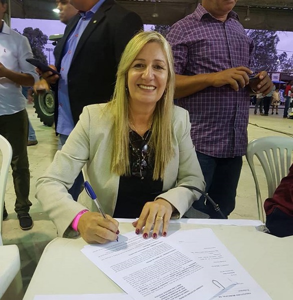 Justiça Eleitoral condena prefeita de Malhada de Pedras por efetiva manobra processual
