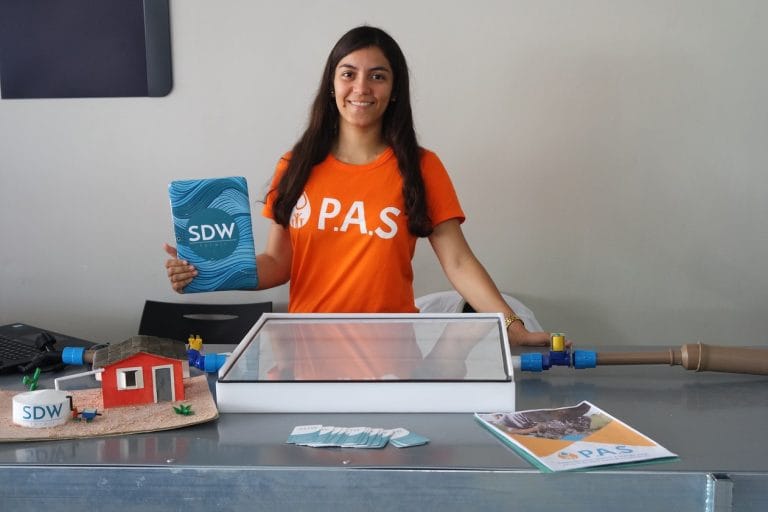 Baiana cria tecnologia para filtrar água através da luz solar em regiões do semiárido