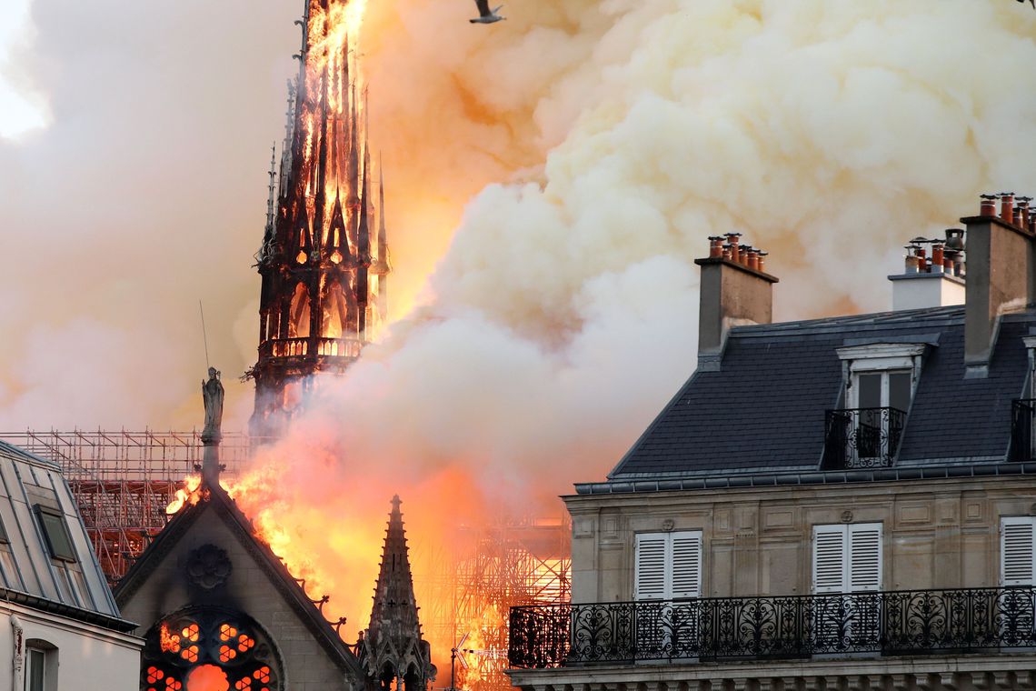 Incêndio na Notre-Dame completa uma semana
