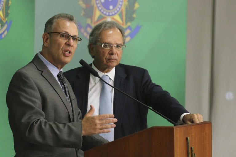 Governo não vai manipular preço do diesel, diz Guedes