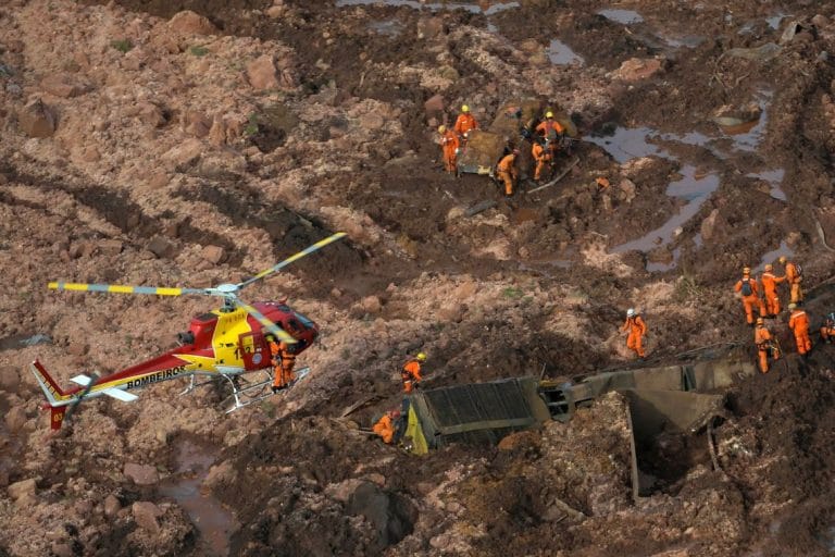 Polícia diz que explosivos foram detonados em complexo antes de barragem se romper em Brumadinho