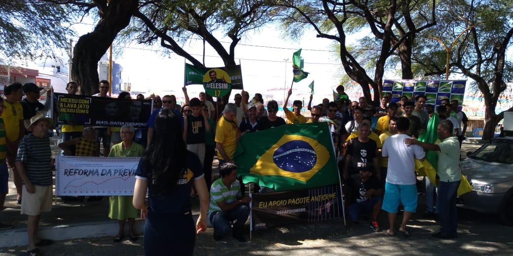 Grupo faz manifesto em apoio a Bolsonaro em Guanambi