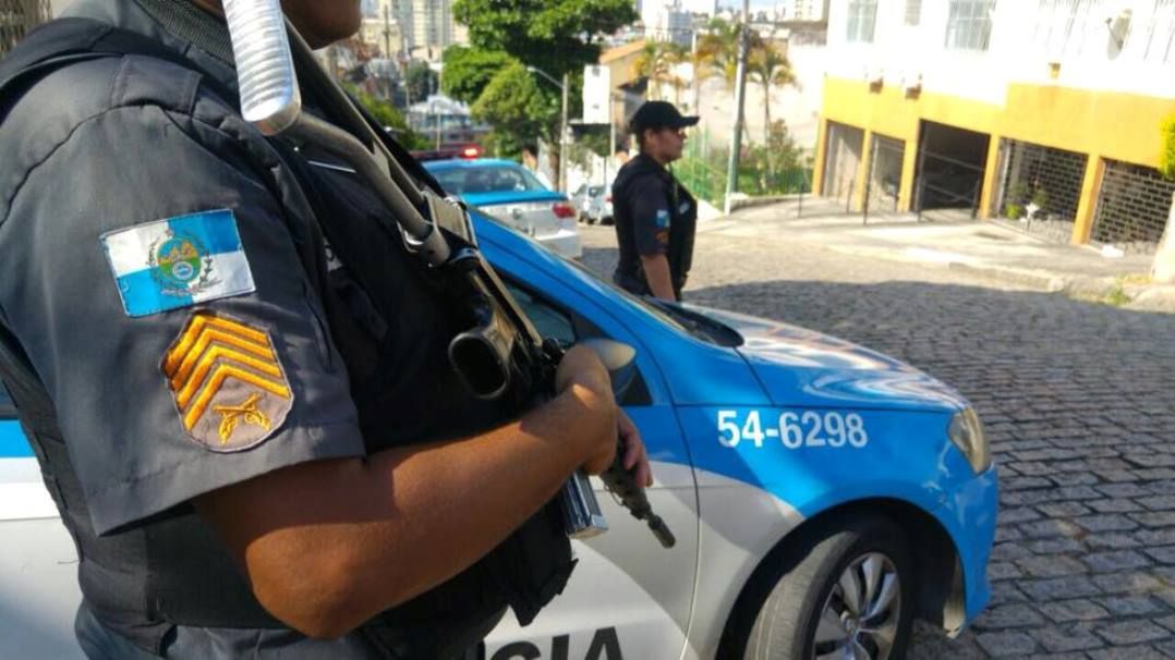 Polícia cumpre 44 mandados de prisão por tráfico no Rio