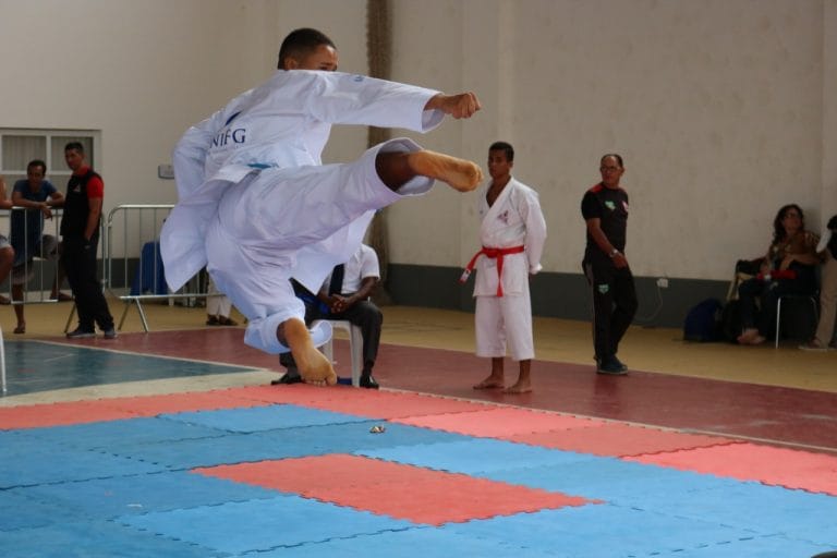 1ª Copa de Karatê Beija Flor reuniu mais de 300 atletas de Guanambi e região