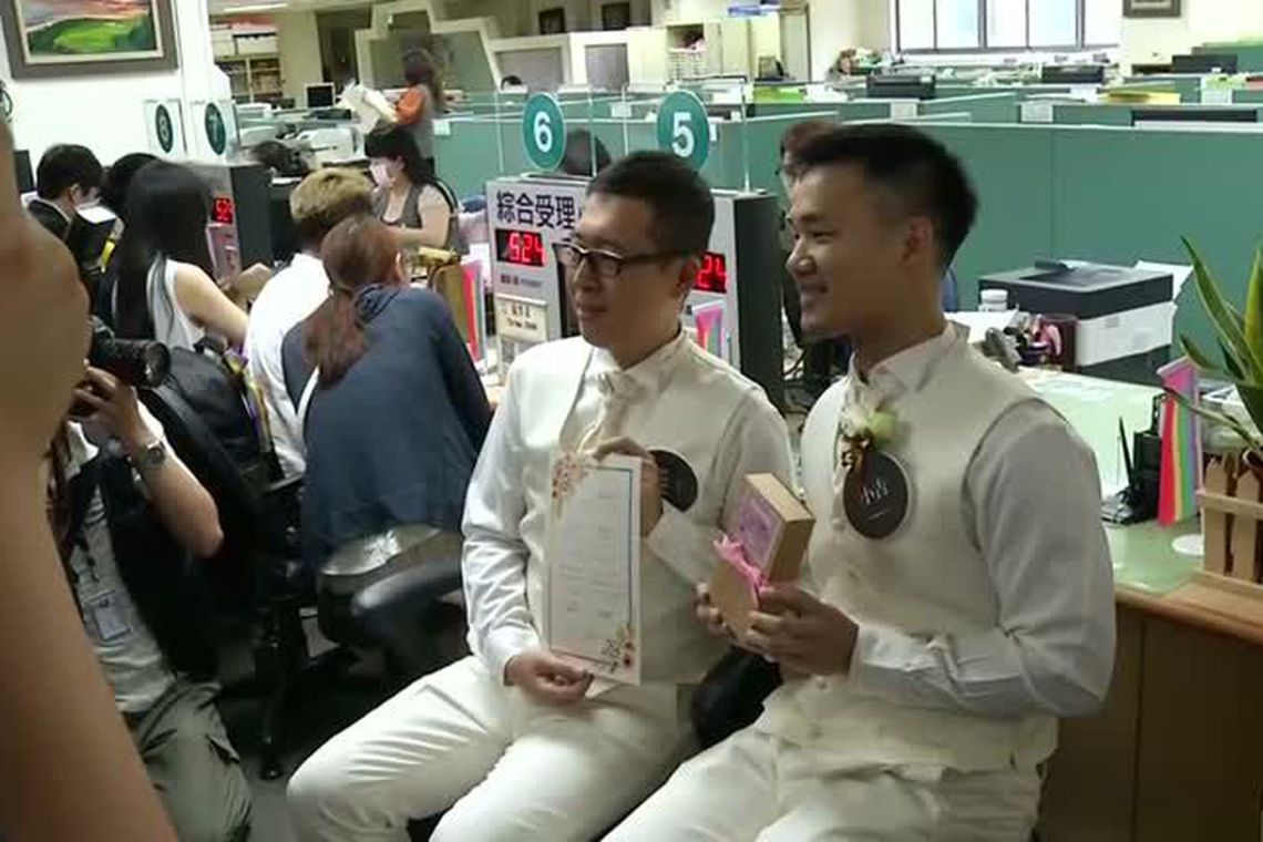 Taiwan tem primeiros casamentos gays da Ásia