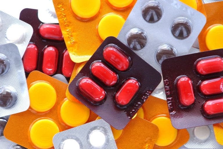 Medicamentos ficam até 4,5% mais caros a partir desta segunda-feira