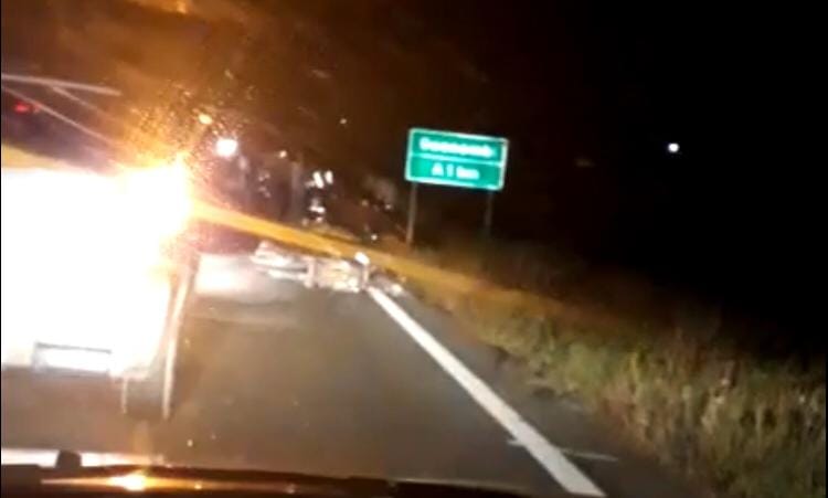 Professora morre e outros três ficam feridos em acidente na BR-030 em Guanambi