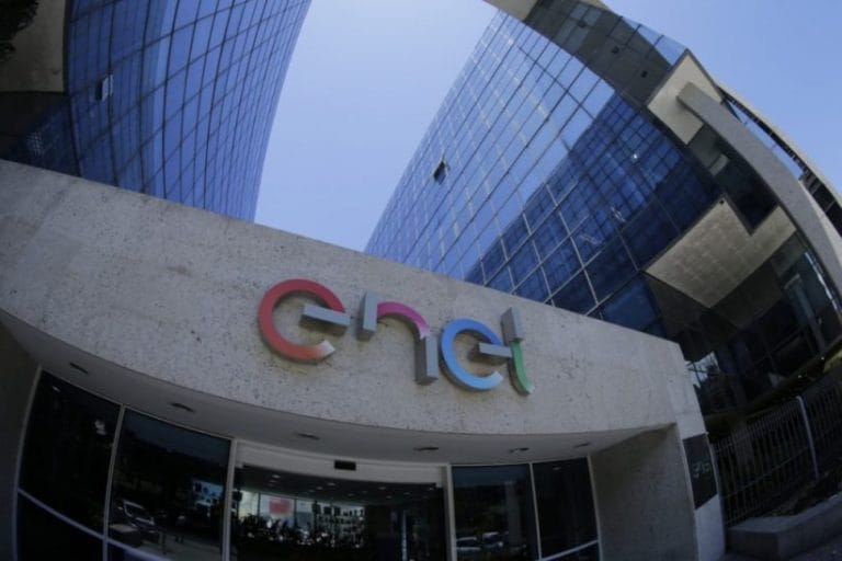 Grupo chinês compra usinas eólica e solar na Bahia
