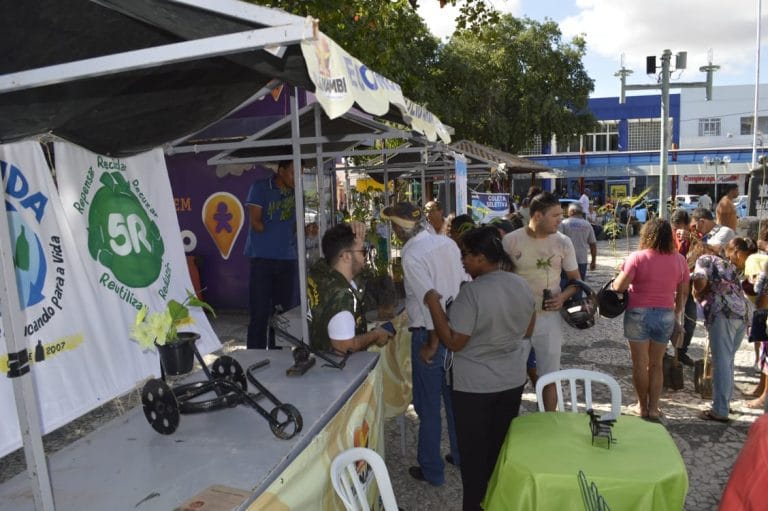 Evento em comemoração ao Dia do Meio Ambiente distribuiu 200 mudas de plantas nativas em Guanambi