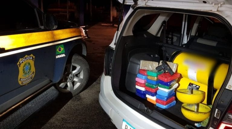 PRF apreende cocaína, maconha e pistola em Milagres, motorista disse que saiu de Guanambi
