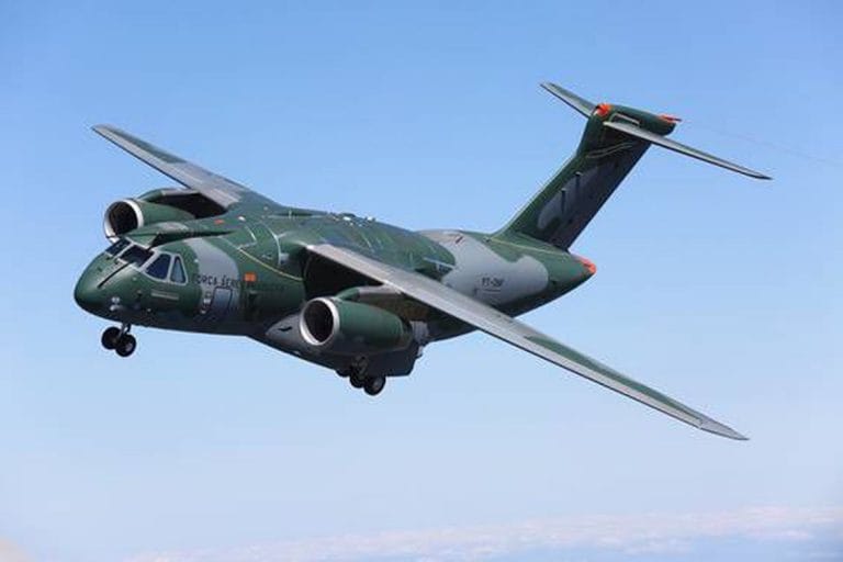 Embraer exibe cargueiro KC-390 na Feira de Paris