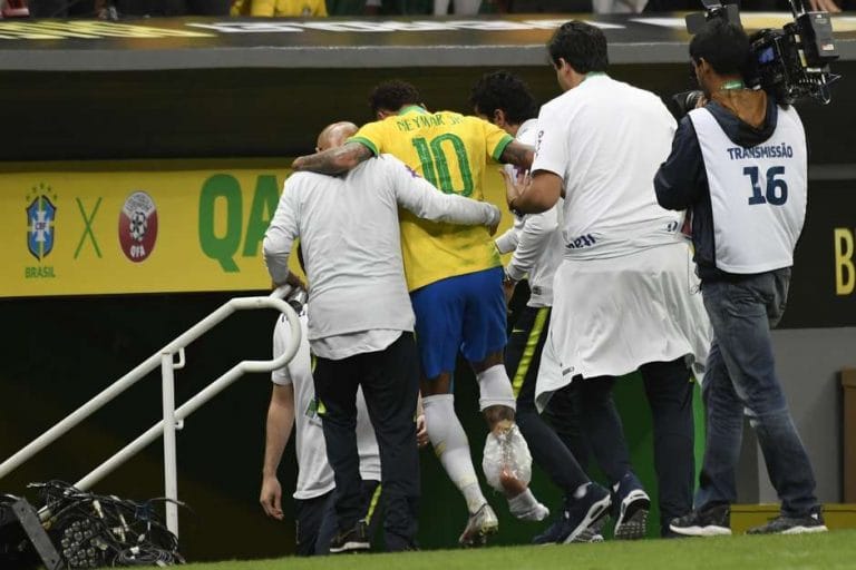 Atacante Neymar é cortado da seleção brasileira para Copa América