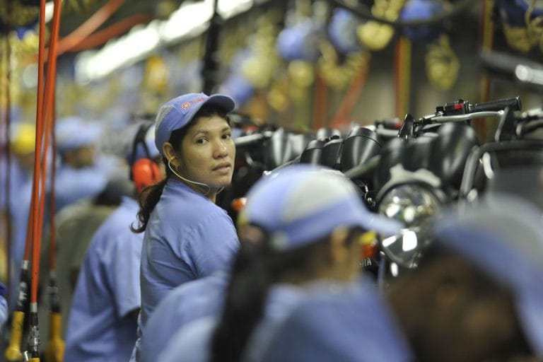Câmara autoriza trabalho aos domingos com folga a cada quatro semanas