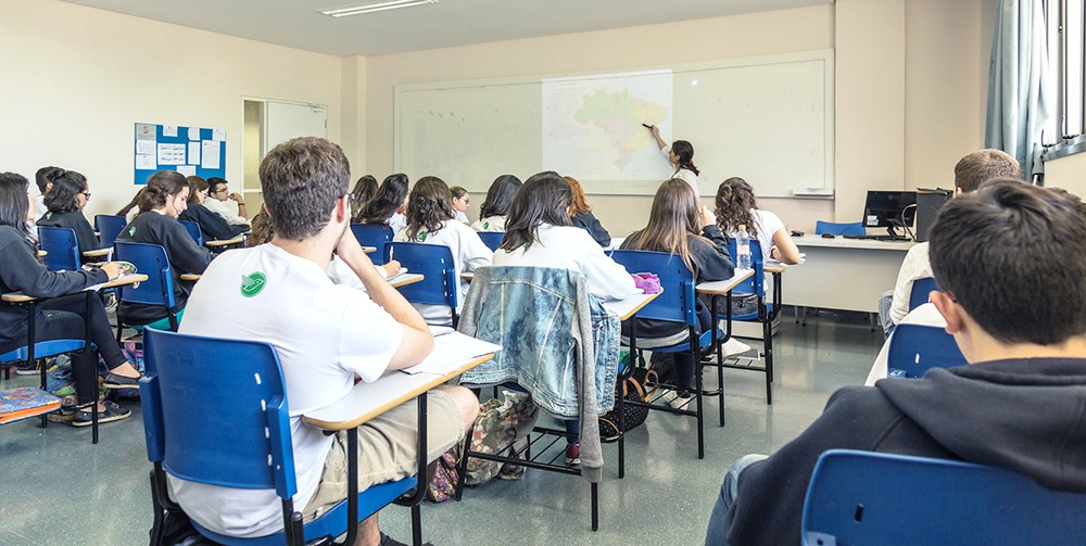 Alunos do Ensino Médio terão 1h a mais de aula a partir de 2020 na Bahia